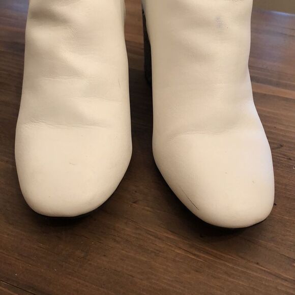 BAMBOO SIZE 9 WHITE ZIP BACK BOOTIE SNAKESKIN HEEL - Picture 4 of 10